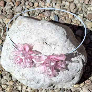 Náhrdelník Růžové květiny romantický udržitelný náhrdelník