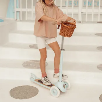 Odrážedlo Banwood dětská koloběžka se 3 koly Pale Mint BW-SCOOTER Od 3 let