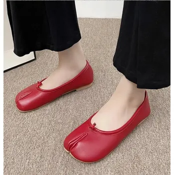 Dámské mokasíny kožené mokasíny s rozdělenou špičkou Velikost: 35, Barva (Varianta): Červená