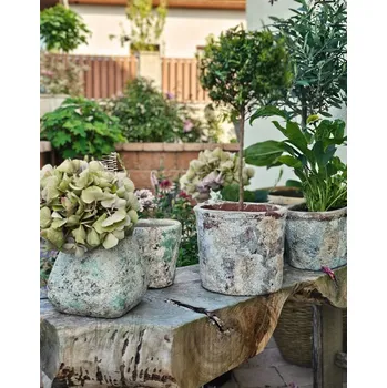 Zahrada Dekorativní béžový antik terakotový květináč Teracci M - 14*14*13 cm