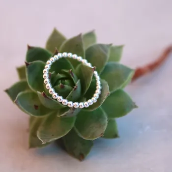 Prsten Prstýnkárna Stříbrný prsten - kuličkový, korálkový Velikost prstenu: 5 (49)