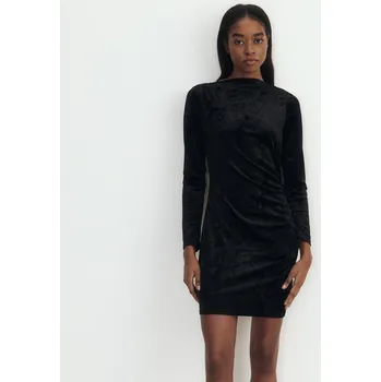 Dámské šaty Reserved - Velurové šaty s řasením - černý - 6765B-99X - 6765B-99X-XS-2