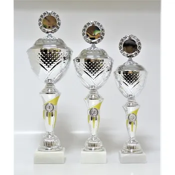 Poháry 358 Zde napište text na štítky a zadejte do košíku. Více informací POPIS v dolní části.