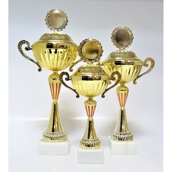 Poháry 407 Zde napište text na štítky a součet zadejte do košíku. Více informací viz.POPIS v dolní části.