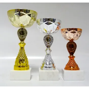 Poháry 510 Zde napište text na štítky a součet zadejte do košíku. Více informací viz.POPIS v dolní části.