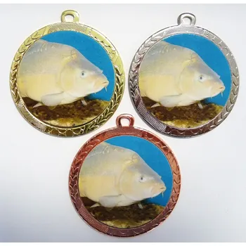 Kapr medaile D113-L208 Zde napište text na štítky a součet zadejte do košíku. Více informací viz.POPIS v dolní části.