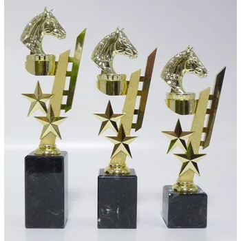 Koně trofeje 38-P007 Zde napište text na štítky a součet zadejte do košíku. Více informací viz.POPIS v dolní části.