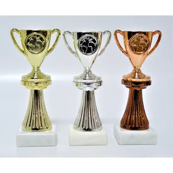 Poháry 85 Zde napište text na štítky a zadejte do košíku. Více informací POPIS v dolní části.