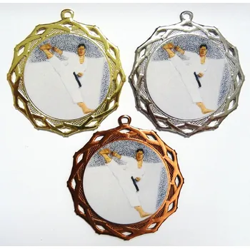 Karate medaile DI7003-K005 Zde napište text na štítky a součet zadejte do košíku. Více informací viz.POPIS v dolní části.