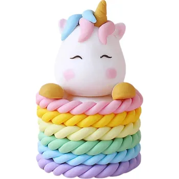 Dortová dekorace s jednorožcem v duhovém koši 6,2 cm Figurka na dort s pružinou Roztomilá dekorace Jednorožec s rohem Dětská oslava