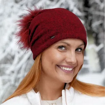 Čepice KRUMLOVANKA Dámská čepice s bambulí W-0004/001M červená melange