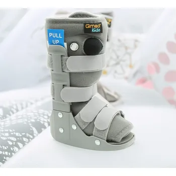 Qmed Dětská pneumatická hlezenní fixační ortéza - L