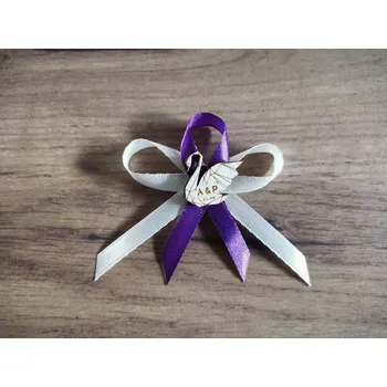 Svatební dekorace Vývazek labuť s iniciály a datumem Pouze dřevěná dekorace