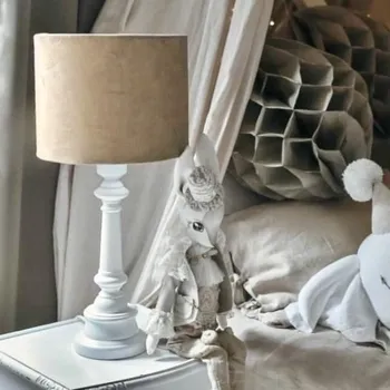 Stojací lampa Lamps and Company Stojací lampa sametová, béžová Barva: Bílá