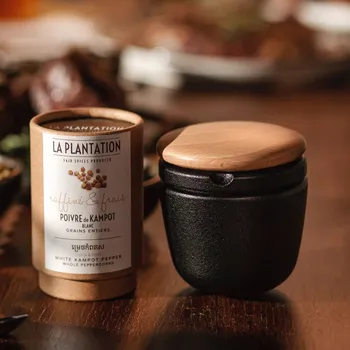 Mlýnek na koření Sada Skeppshult malý litinový mlýnek s bílým Kampotským pepřem