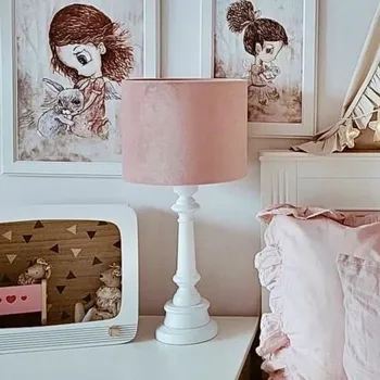 Stojací lampa Lamps and Company Stojací lampa sametová, růžová Barva: Bílá