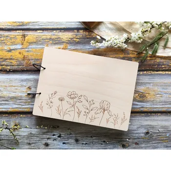 Fotoalbum Dřevěné fotoalbum A4 - Krajina vzpomínek Vyber typ vazby: Dva doplňovací kroužky (sříbrné), Barva vnitřních papírů: Čokoládová