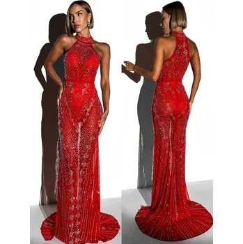 Dámské šaty Červené dlouhé třpytivé večerní šaty FARMER s kamínky Velikost: M