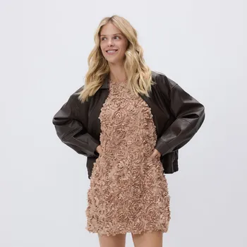 Dámské šaty Reserved - Minišaty s 3D aplikací - béžová - XV489-08X - XV489-08X-XL