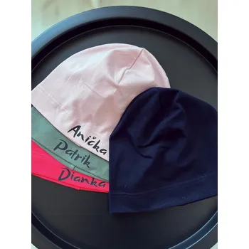 Pokrývka hlavy Dětské UNISEX čepice VSB se jménem, VYBER SI FARBU BIELA