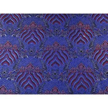 Žakárová látka pro oděvy i dekoraci