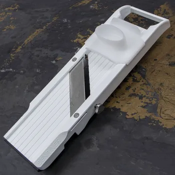 Struhadlo BENRINER Premium č.64 - ruční kuchyňská struhadlo s vyměnitelnými čepelemi