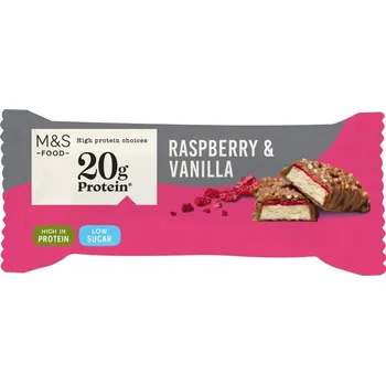 Marks & Spencer Proteinová tyčinka s malinovou a vanilkovou příchutí máčená v mléčné čokoládě s přidaným sladidlem