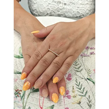 Prsten Dámský zlatý prsten linie Velikost prstenu: 52, Váha: 1,80 g, Ryzost: 14kt (585/1000)