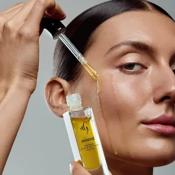 Pleťový olej Und Gretel Přírodní výživný a zjemňující pleťový olej Minne 30 ml