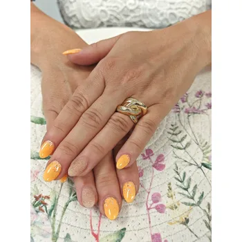 Prsten Dámský zlatý prsten masiv 2 Velikost prstenu: 53, Váha: 4,45 g, Ryzost: 14kt (585/1000)