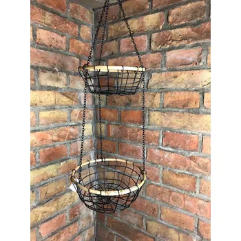 Obraz Patrové závěsné košíky