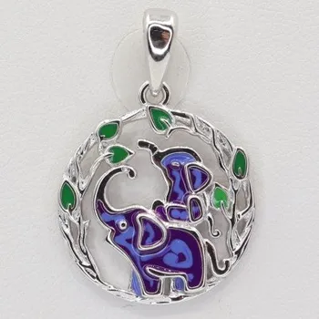 Přívěsek Stříbrný přívěsek s kamenem