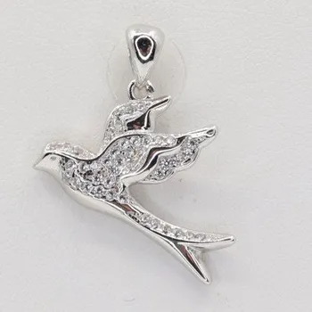 Přívěsek Stříbrný přívěsek s kamenem