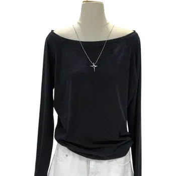 Dámské tričko Dámské tričko s lodičkovým výstřihem Asymetrický volný střih Jednoduchý minimalistický design Dlouhý rukáv Měkký pohodlný materiál černá M