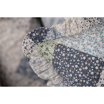 Polštář Podpěrová s.r.o. Polštář s kanýrem POMNĚNKOVÝ PATCHWORK Velikost: Krepový povlak s kanýrem 40x40 cm N