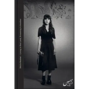 Cizojazyčná kniha Living in One Land, Dreaming in Another (Shirin Neshat,Oliver Kase for the Bayerische Staatsgemäldesammlungen)(Pevná)