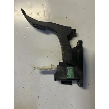 Potenciometr plynového pedálu 8D1721523E Volkswagen Passat B5