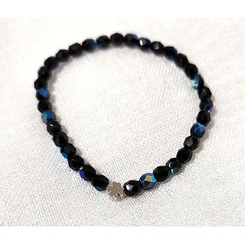 Náramek MagieKorálků.cz Náramek z broušených korálků s kovovým doplňkem 10130 Kovový korálek: čtyřlístek