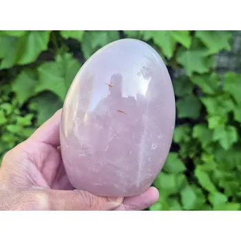 Přírodní kámen Růženín hladký freeform (Madagaskar) 759g
