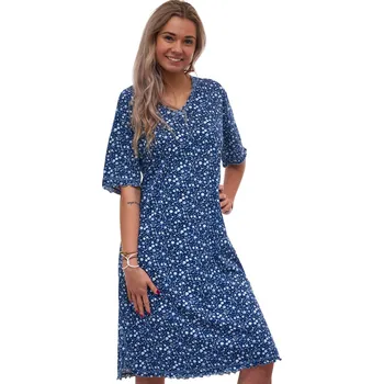 Dámské noční prádlo Dámská noční košilka s krátkým rukávem a véčkovým výstřihem, modrá a bíle květovaná 1XL-4XL 1C4093 modrá 4xl