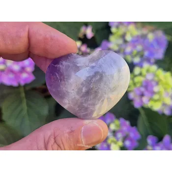 Přírodní kámen Hladké srdce ametyst chevron z Brazílie 41g