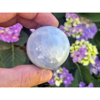 Přírodní kámen Koule modrý kalcit Ø43mm 114g