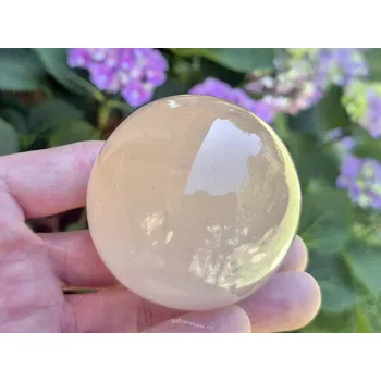 Přírodní kámen Růženín koule Ø 60mm Madagaskar 299g