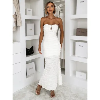 Dámské šaty Bílé dlouhé maxi šaty SHEVIBE bez ramínek Velikost: S/M