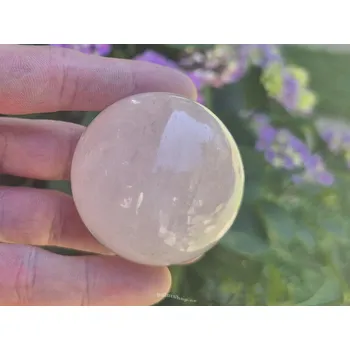 Přírodní kámen Růženín koule Ø 51mm Madagaskar 190g