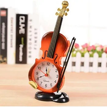 Stolní hodiny ve tvaru houslí - hnědá barva