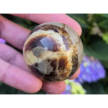 Přírodní kámen Koule ze septarie Ø47mm 138g z Madagaskaru