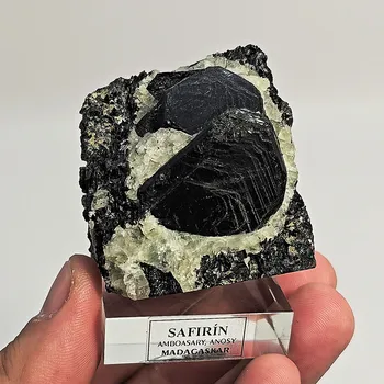 Přírodní kámen Safirín (sapphirine) z Madagaskaru 52x46mm