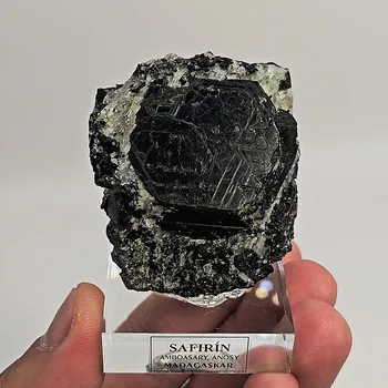 Přírodní kámen Safirín (sapphirine) z Madagaskaru 48x46mm