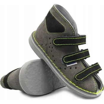 Chlapecké bačkory Preventivní přezůvky pro chlapce s flexibilní podrážkou Adamki velikost 22